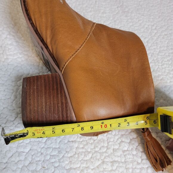 Tom's Women's Size 8.5 Carpe Diem Ankle Boots Booties Back Zipper Tassel Caramel - Picture 9 of 14